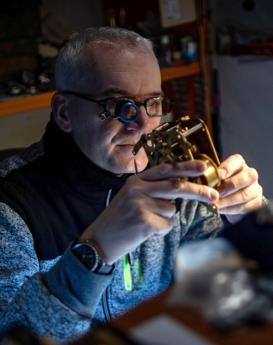 切斯特·莫里斯-江北区雷达维修服务中心制表师