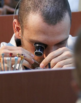 安尼塔·阿普里尔-大足区雷达维修服务中心制表师