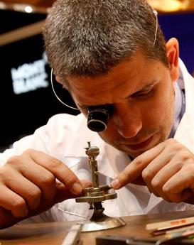 华特·沃尔顿-合川区雷达维修服务中心制表师