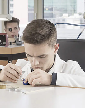 凯罗尔·切尔西-巴南区雷达维修服务中心制表师